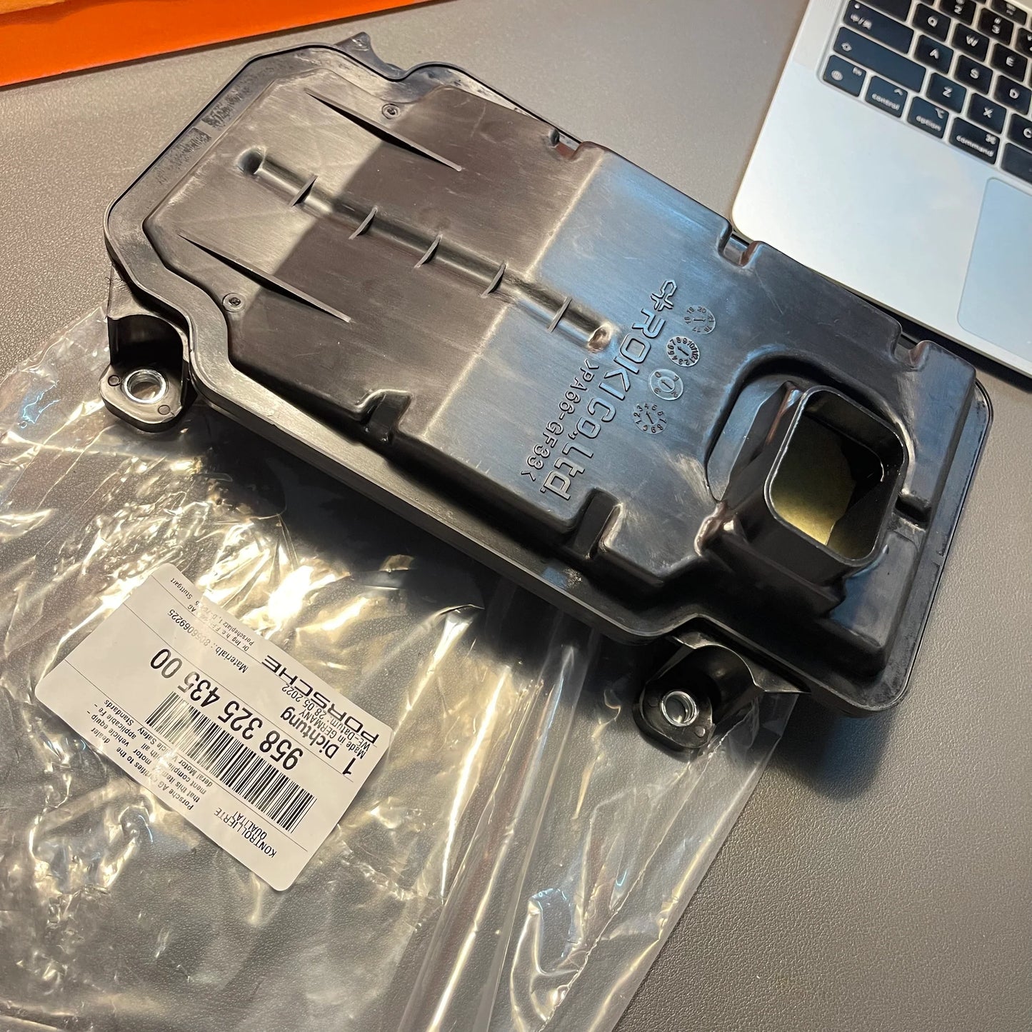 95832543500 958 325 435 00 A/T TRANSMISSION OIL FILTER USE FOR PORSCHE CAYENNE PANAMERA , AUDI Q7